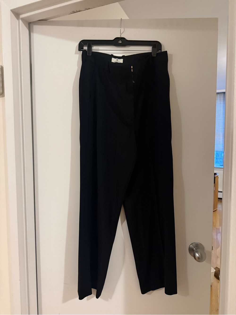 Women’s Aritzia Black Dress Pants - Classic Straight Fit
